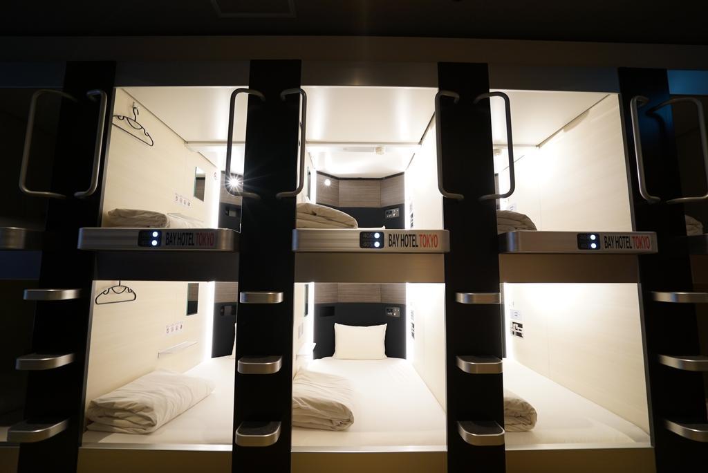 Capsule hotel Ekimae Bay Tokyo