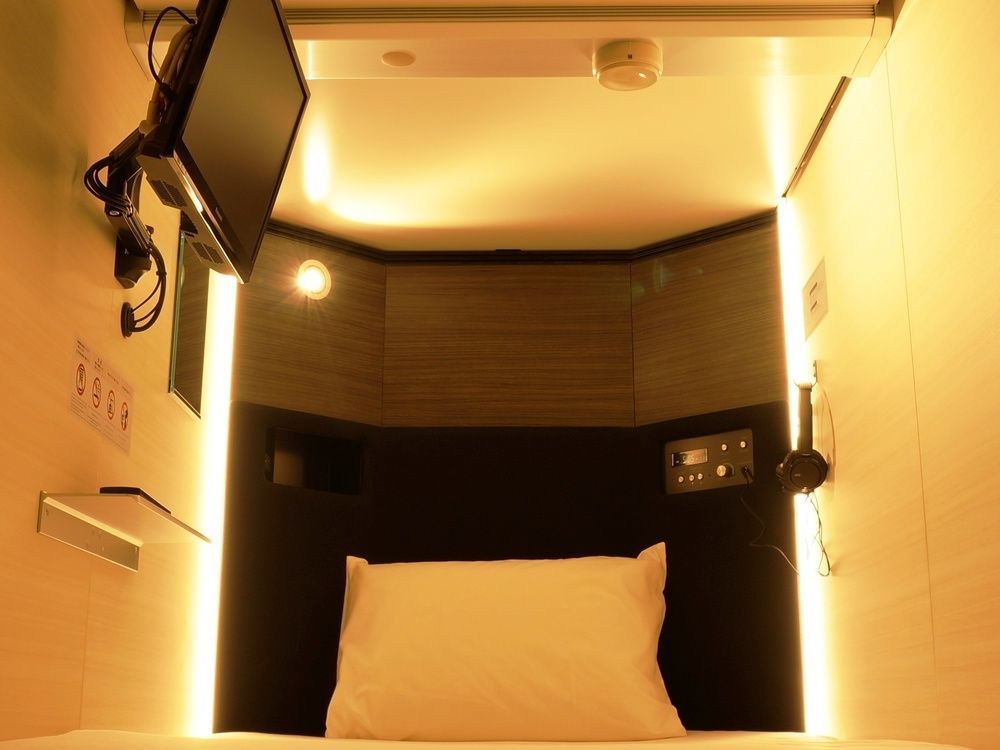 Ekimae Bay Capsule hotel Tokyo