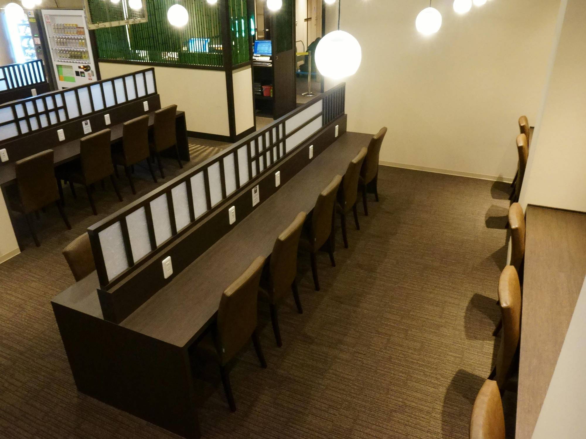 Ekimae Bay Capsule hotel *